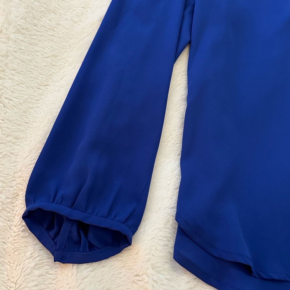 Chicos Flowy Blouse | Size 2 - Picture 3 of 6